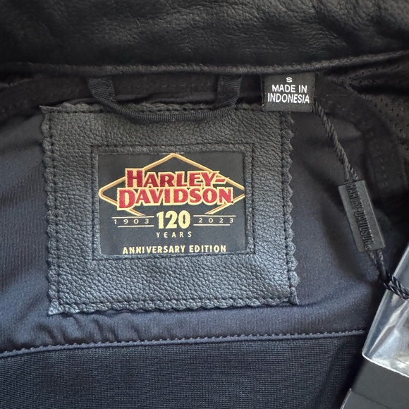 HARLEY-DAVIDSON WOMENS 120TH ANNIVERSARY TRIPLE VENT SYSTEM LEATHER JACKET (NWT) - Picture 6 of 8